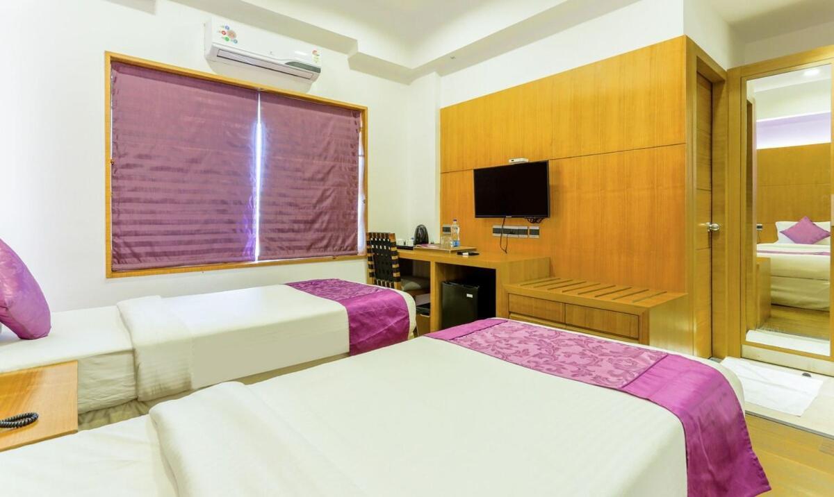 Medora Hotel Kozhikode Ngoại thất bức ảnh