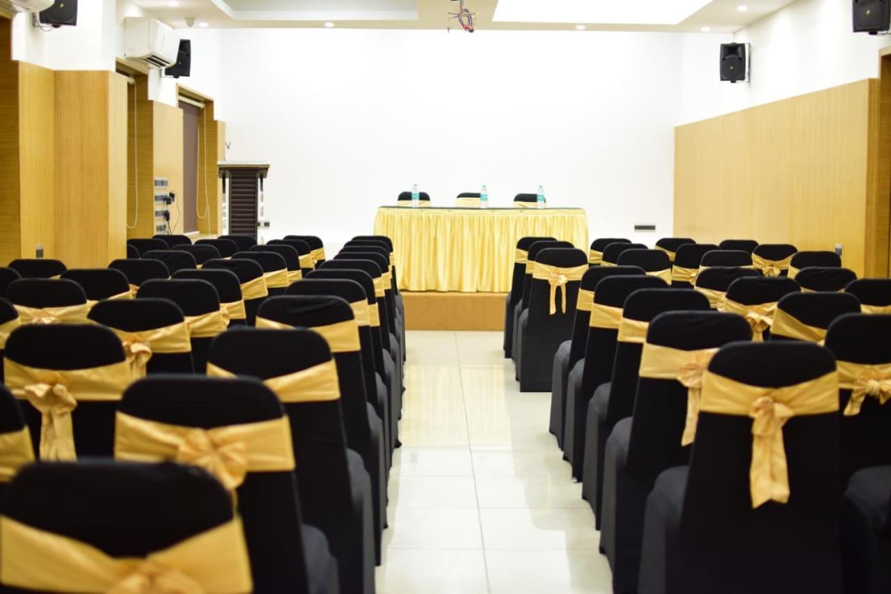 Medora Hotel Kozhikode Ngoại thất bức ảnh